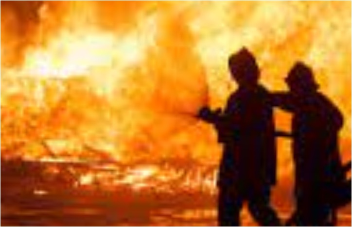 Over 60 shanties gutted in Kolkata