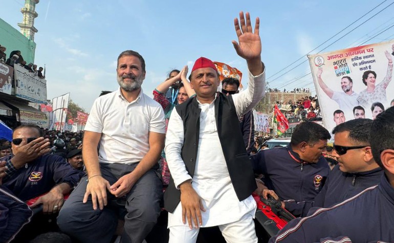 Akhilesh Yadav Joins Rahul Gandhi’s Yatra in Agra