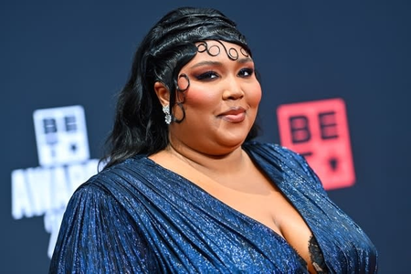 Lizzo flaunts weight loss transformation in her new selfies