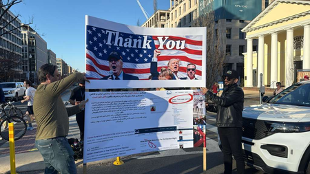 Iranian diaspora hails Trump outside White House