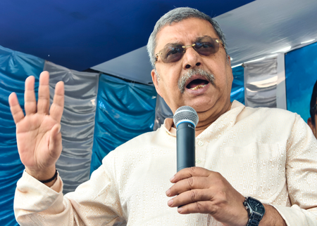 BJP delegation meets EC, demands action against TMC MP over his remarks on CEC