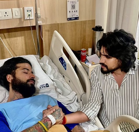 Anurag Dobhal’s manager clarifies that ‘his wife is here with him’