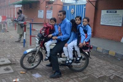 Pakistan: Private schools neglect scholarship quota for low-income students