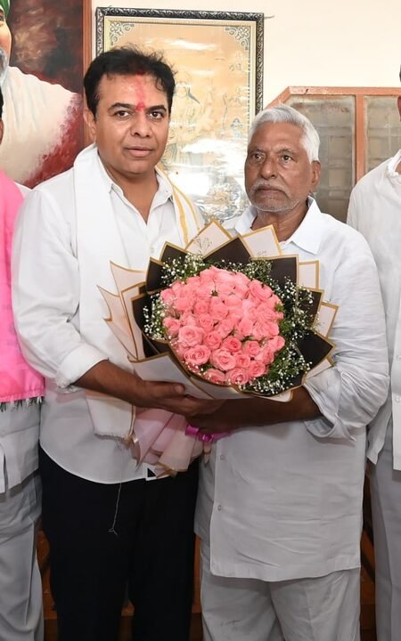 KTR meets former Congress leader Jeevan Reddy, invites him to join BRS