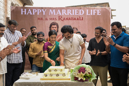 Rashmika Mandanna & Vijay Deverakonda greeted with a warm celebration on the set of ‘Ranabaali’