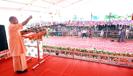 UP model treatment needed in Bengal to end Trinamool’s hooliganism, mafia raj: CM Yogi