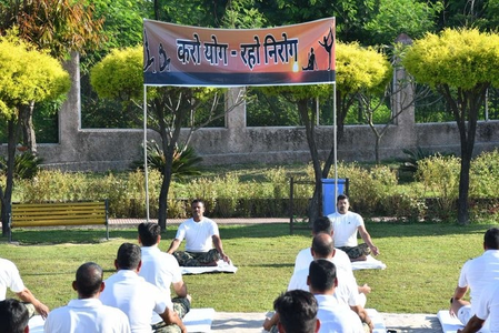 Jammu: BSF organises Yoga session at Veer Bhumi Park under ‘Yoga at Iconic Places’ initiative