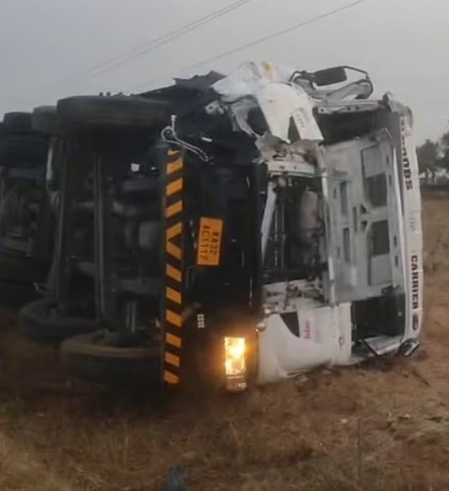 Karnataka leaders condole death of 8 pilgrims in Andhra road accident