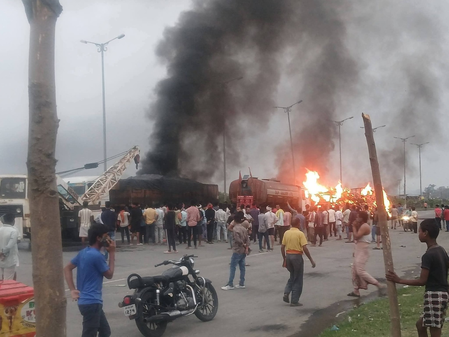 Two burnt alive as three trucks collide, catch fire near toll plaza in Jharkhand’s Giridih