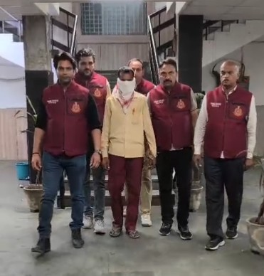 Delhi Police bust LPG black marketing racket in Rohini, 57 cylinders seized, one held