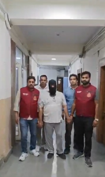 Life convict in 1998 Daryaganj murder case arrested after jumping parole for over a year