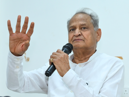 Ashok Gehlot urges Rajasthan govt to resume Udan Scheme