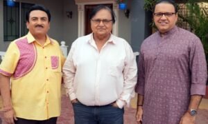 ‘Taarak Mehta Ka Ooltah Chashmah’ actor Mandar Chandwadkar poses with ‘legends’ Rakesh Bedi, Dilip Joshi
