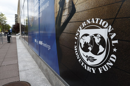 IMF reviews Pakistan’s reform commitments, budget strategy