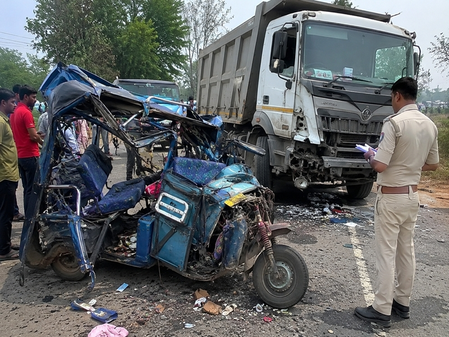 Three children killed, five injured as truck rams e-rickshaw in MP’s Chhatarpur