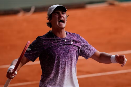 French Open: In epic comeback, Fonseca rallies from two sets down to stun Djokovic in Round 3