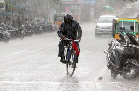Heavy rain alert issued in TN districts as monsoon likely to set in over Kerala today