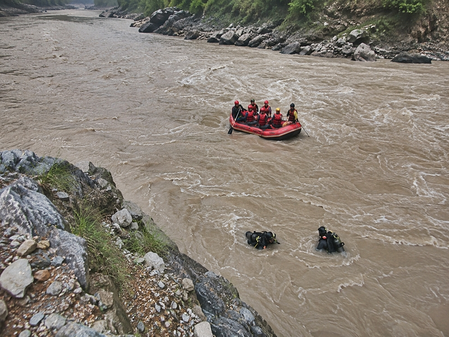 SDRF steps up river search as three of Jaisalmer family remain untraced