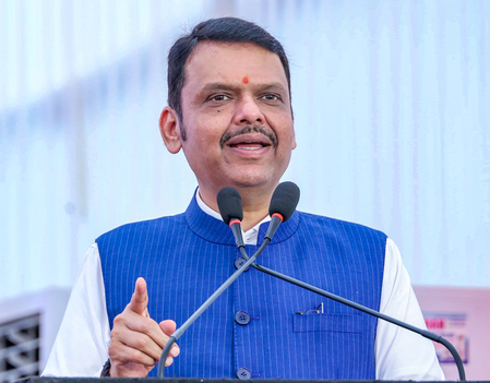 Plan effectively to achieve target of planting 18 crore trees: Maha CM