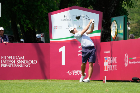 Chacarra closes in on second title after taking Italian Open lead