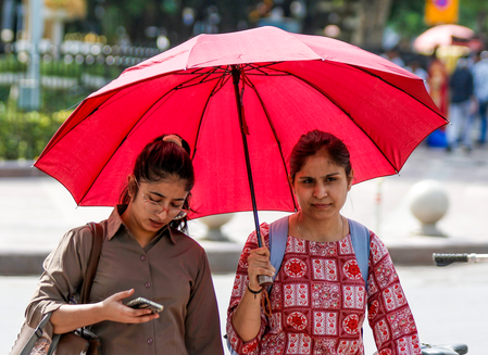 Warm, humid conditions persist in Delhi-NCR; IMD predicts rainfall, gusty winds