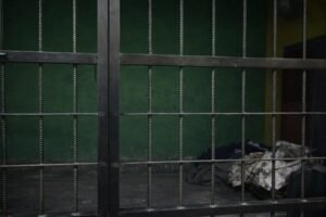 Pakistan: 14 prisoners escape from prison van in Rawalpindi
