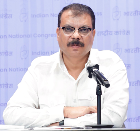 Congress slams MP govt over lease renewals, alleges Rs 306 crore dues to mining mafia