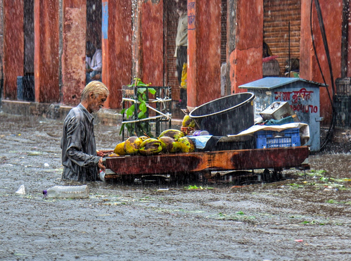 Heavy rains lash Jaipur, Dholpur leaving markets waterlogged