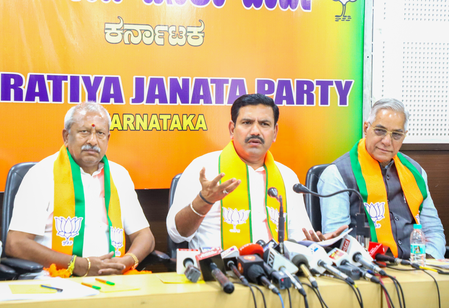 ‘​Congress govt failing to protect Hindus’: K’taka BJP leaders visit murder victim’s family