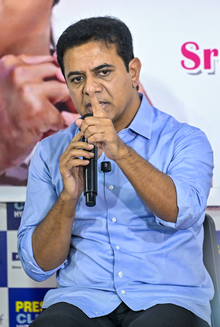 KTR demands notification to fill 20,000 police constable posts