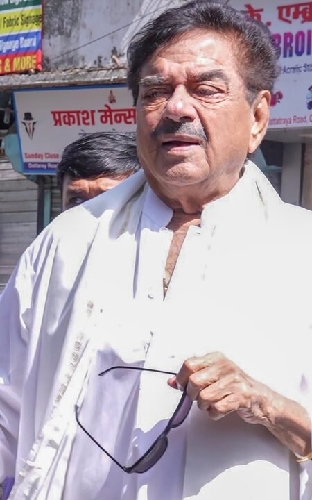 Shatrughan Sinha urges people to support Prashant Kishor in Bankipur by-election