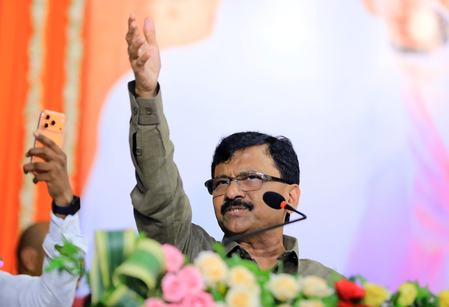 Govt scared of youth, Sanjay Raut attacks Centre over Wangchuk’s fast, police action against protestors
