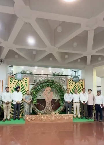 Delhi CM Rekha Gupta launches ‘Green Drive Portal’ under ‘Ek Ped Maa Ke Naam’ campaign