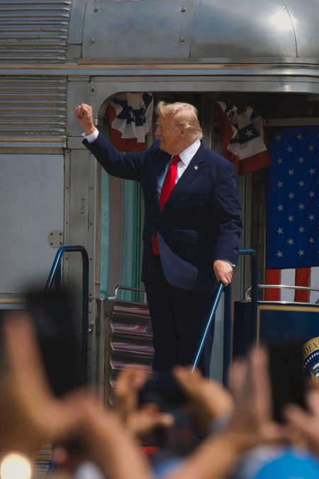 Trump leaves for NATO summit in Ankara