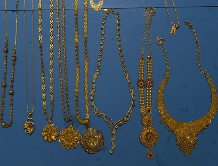 Gujarat: Woman held at Ahmedabad Airport with 729g of gold valued at nearly 99 lakh