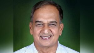 K’taka CM, BJP mourn death of Padma Shri awardee Girish Bharadwaj