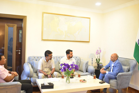 Indian Ambassador in Azerbaijan discusses upcoming activities with diaspora