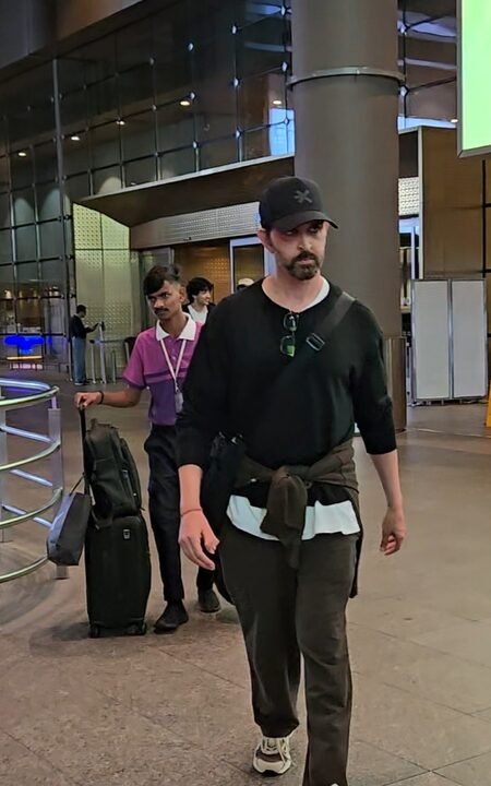 Hrithik Roshan returns to Mumbai with sons & girlfriend Saba Azad after family vacation