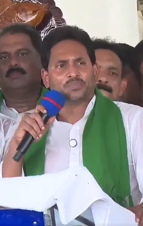 Jagan accuses coalition govt of pushing aqua sector into distress