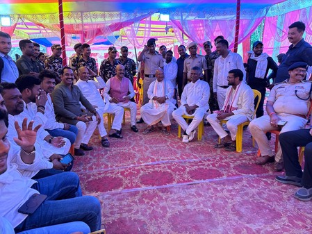 Jitan Ram Manjhi unveils ancestors’ statues in Gaya, becomes emotional during ceremony