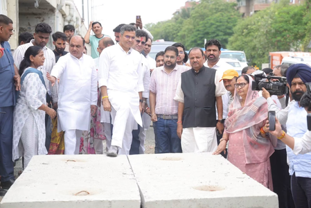 Delhi Minister promises pedestrian skywalk at Laxmi Nagar crossing
