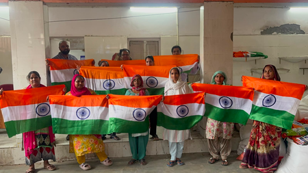 Delhi SHGs to make 2 lakh flags for ‘Har Ghar Tiranga’ campaign: CM Rekha Gupta