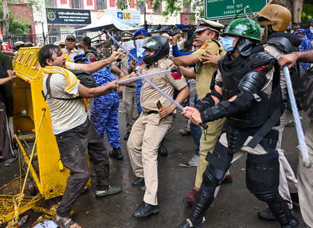 Over 118 police personnel injured in violent Delhi protest clashes