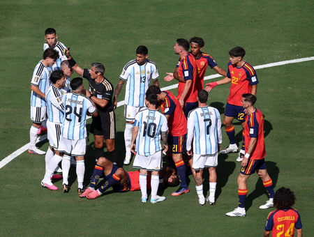Ugly scenes at FIFA WC final: Punches thrown, Paredes grabs  Garcia by throat after final whistle
