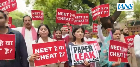 Samajwadi Party MPs march from Parliament to Jantar Mantar, seek govt accountability on paper leaks