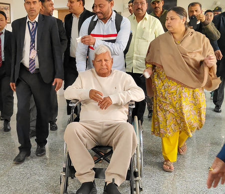 Lalu Yadav leaves for Delhi for advanced medical treatment after health scare