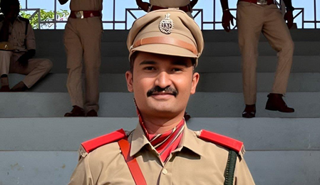 Gujarat forest officer dies while pursuing timber smugglers in Tapi