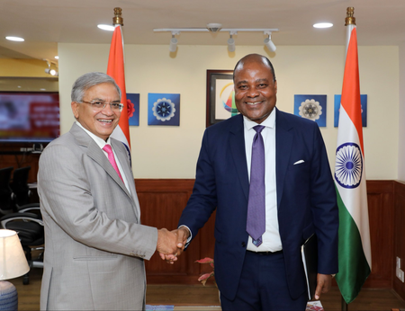 CEC Gyanesh Kumar, Ambassador of Benin discuss poll management, training