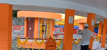 J&K Chief Secy participates in Pratishthan Divas celebrations at Uma Bhagwati shrine in Anantnag