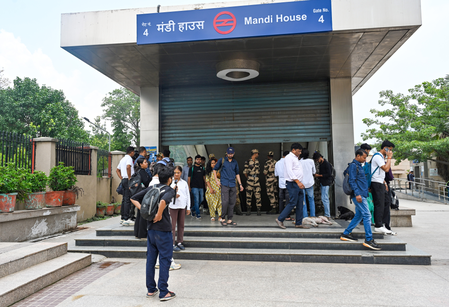 All stations of Delhi Metro opened as CJP continues Jantar Mantar protest